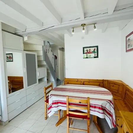 Дом отдыха Beautiful House With Garden And Parking Бидар