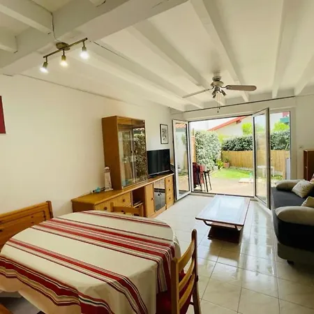 Beautiful House With Garden And Parking *
